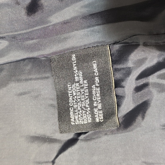 Jos. A. Bank Men's navy blue Peacoat. Medium size. - Picture 9 of 12